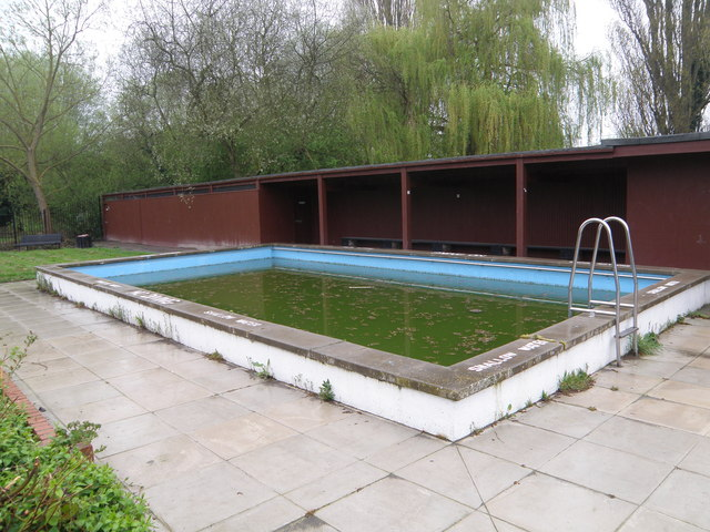 Pool Cleaning Tips