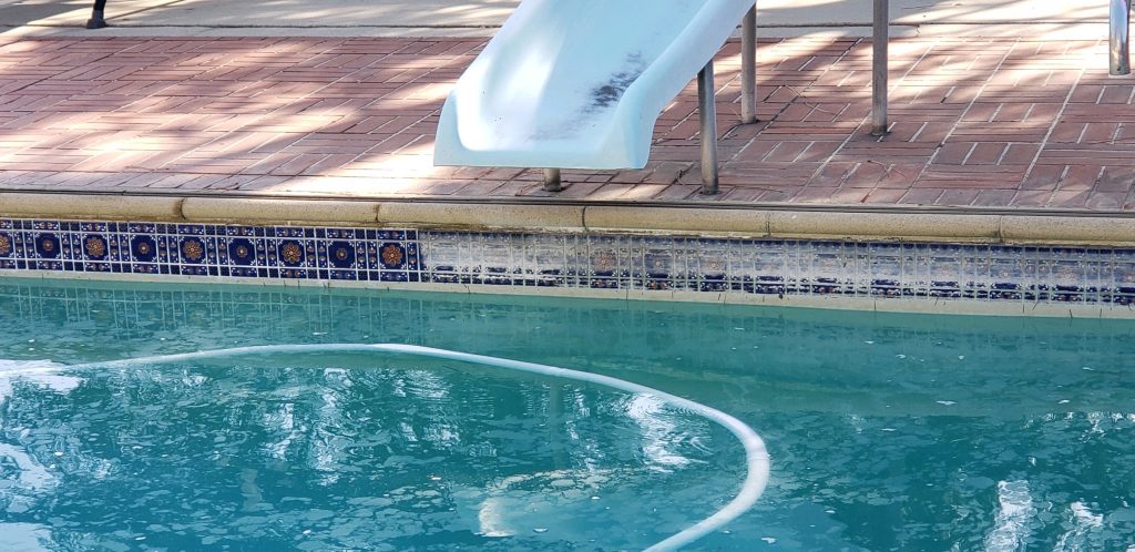 Process to Clean Your Pool Tiles