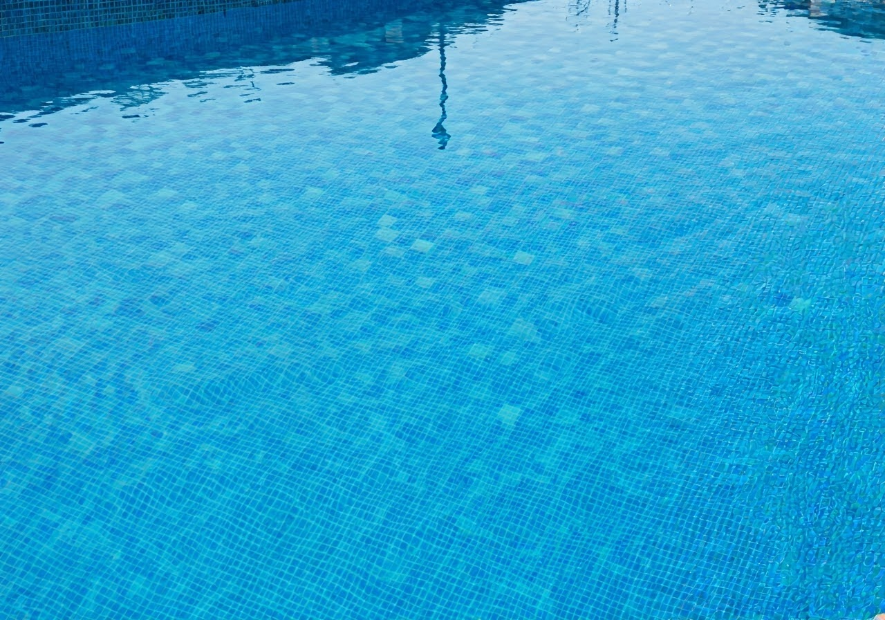 Pool stains labeled in a swimming pool